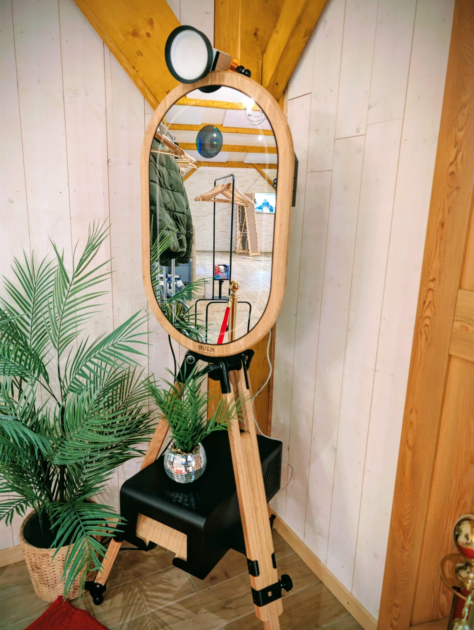 Le photobooth miroir Mirrozh Au Coin du Bois à Langolen